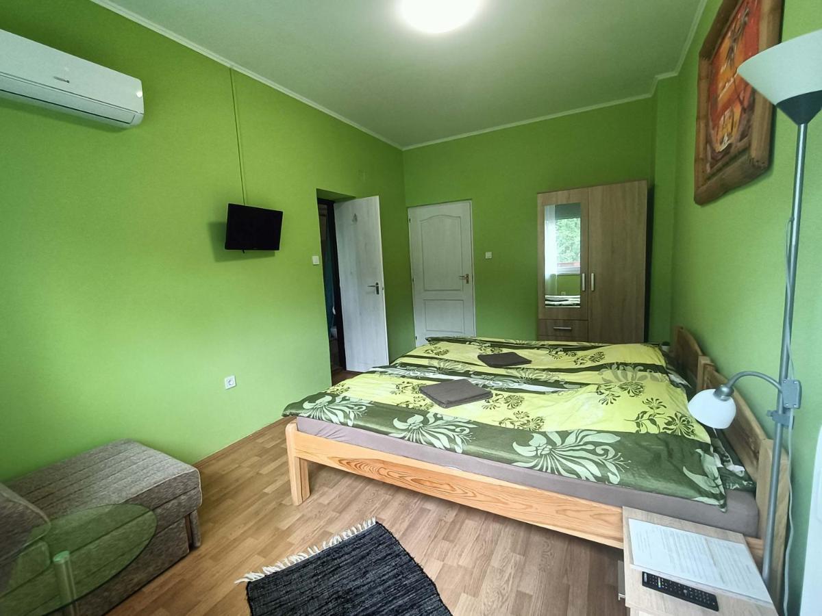 Toelgyfa Vendeghaz Hotel Балатонсепезд Екстериор снимка