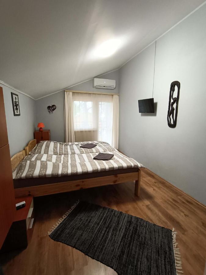 Toelgyfa Vendeghaz Hotel Балатонсепезд Екстериор снимка
