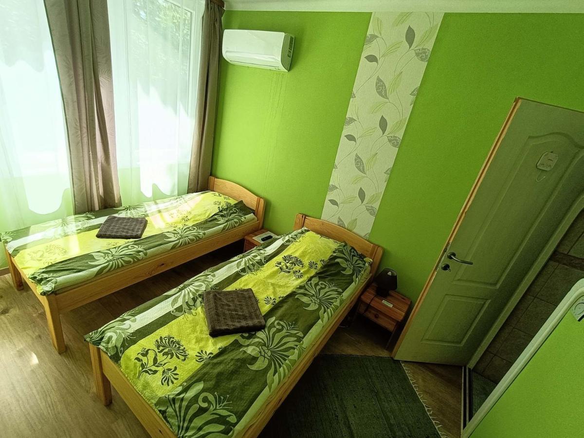 Toelgyfa Vendeghaz Hotel Балатонсепезд Екстериор снимка
