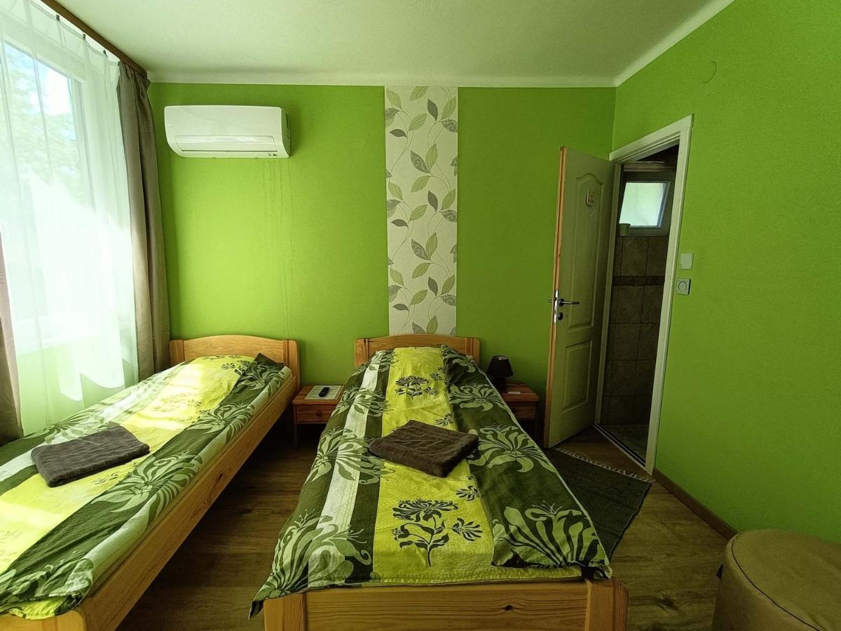 Toelgyfa Vendeghaz Hotel Балатонсепезд Екстериор снимка